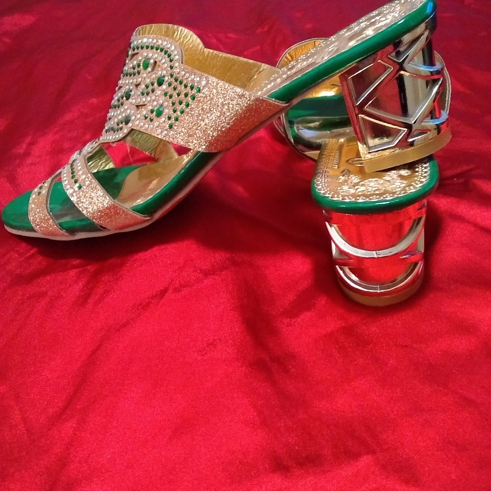 Shoes - Picture 3 of 4